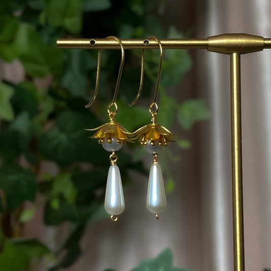 Make-Your-Own Pearl Blossom Earring Kit