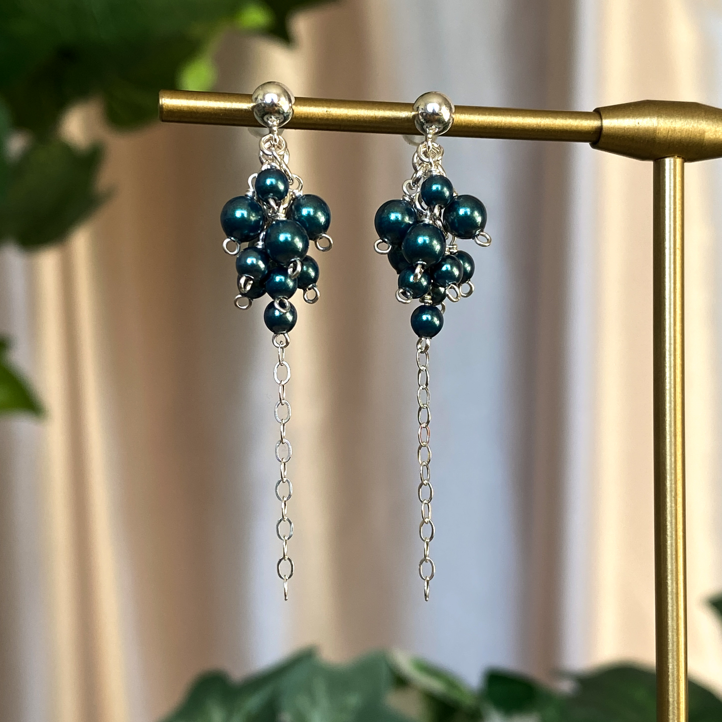 Nyx ~ Mini Cluster Earrings